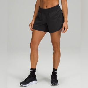 Lululemon Track That MR Short 5” Lined (Size 6)